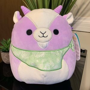 Squishmallow Louden 8” NWT